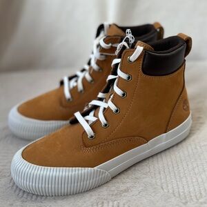 NEW Size 7 Timberland Women's Skyla Bay 2.0 High-Top Sneaker Wheat Nubuck Brown